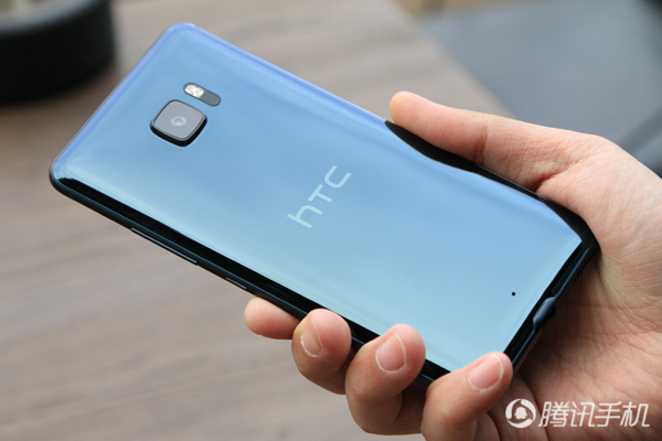 HTC U Ultra评测：双屏有创意 骁龙821是遗憾