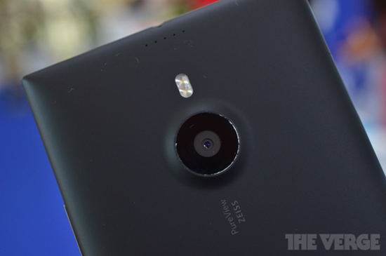诺基亚Lumia 1520试用：像是一台小平板