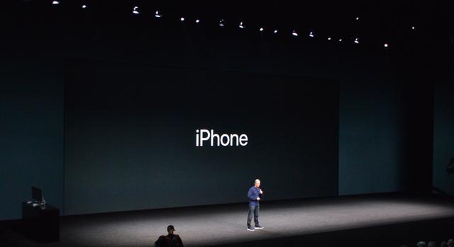 【壁上观】苹果换玩法 这次是好色的新iPhone