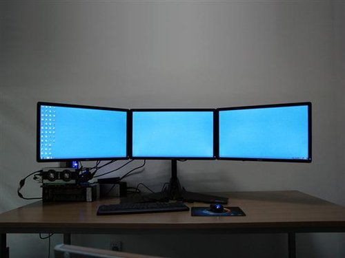 酷似战斗机!三联屏显示支架组装实战