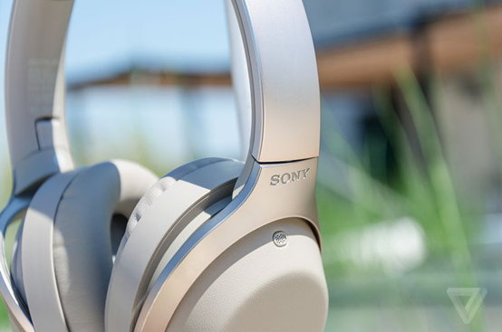 索尼推头戴耳机新品 可保留人声过滤杂音