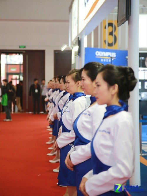 P&E2012:展会独特风景线 各家礼仪小姐_数码