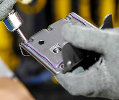 如何汽车更省油？粘合剂和电池成为新希望