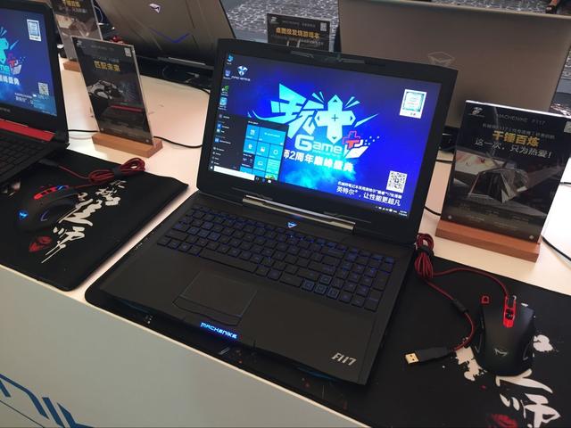 机械师发布F117游戏本\/VR背包PC 8月同步发