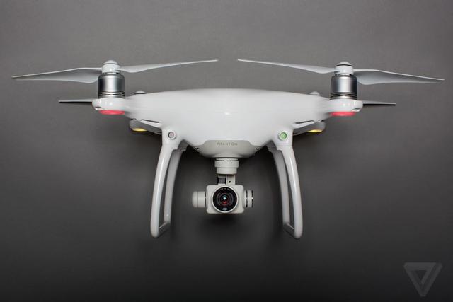 大疆发布新品Phantom 4 能够自动规避障碍