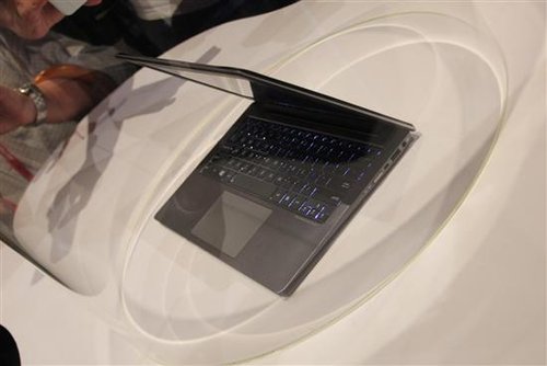 笔记本平板合体!华硕TAICHI双屏本图赏