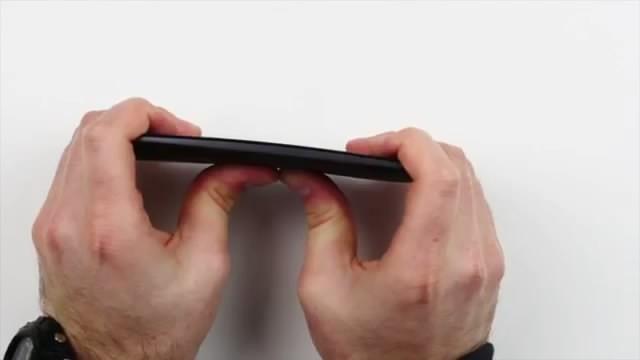 iPhone 6、M8、Moto X、1020外力弯曲测试