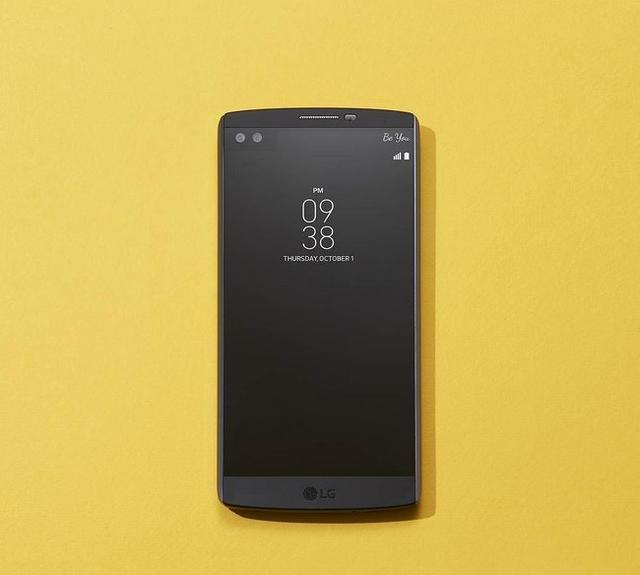彩色副屏LG V10真机上手 售价约4398元