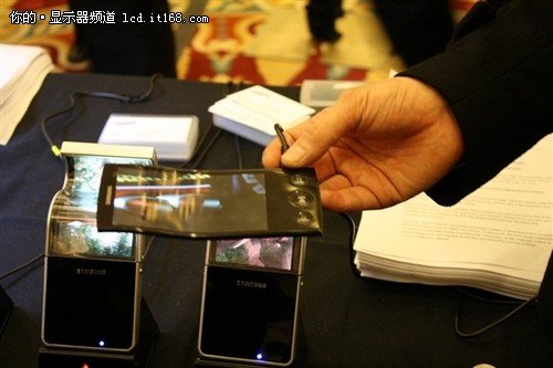 三星可弯曲amoled大尺寸oled面板将量产