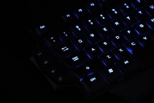 闪耀光荣与梦想 精灵雷神背光键盘图赏