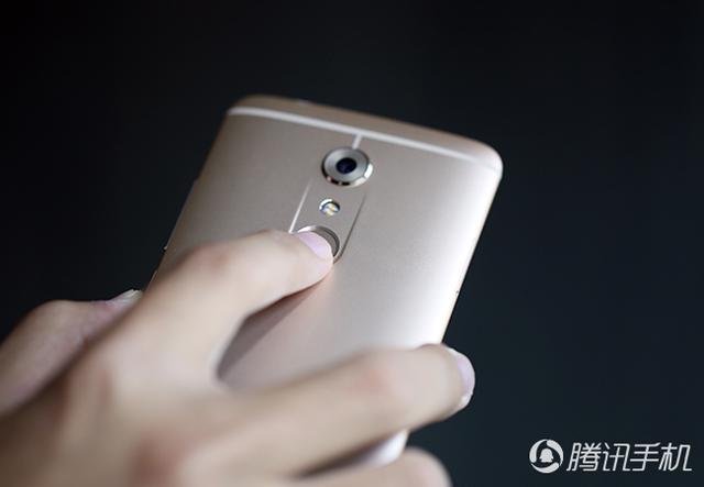 中兴AXON天机7评测:进步的不只有型号