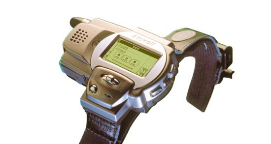 三星早在1999年就推出了可以打电话的手表