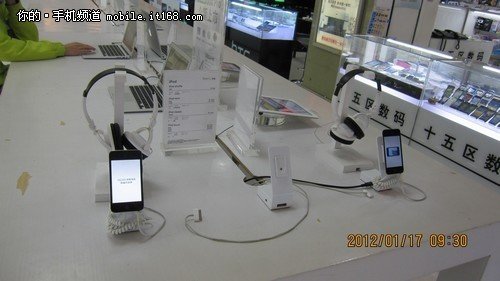 国行版苹果iPhone4S 降临百脑汇杭州店