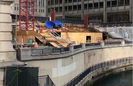 来看苹果正在搭建的水景Apple Store零售店