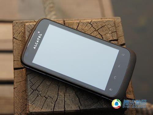 1GHz大屏安卓智能机阿尔卡特 OT 979评测