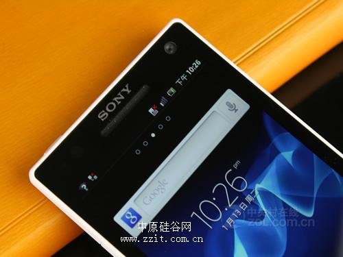 最强大拍照手机 索尼LT26i白色报2780元