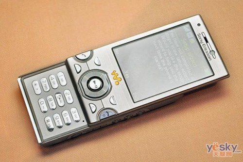 经典800万像素 索尼爱立信W995仅980元