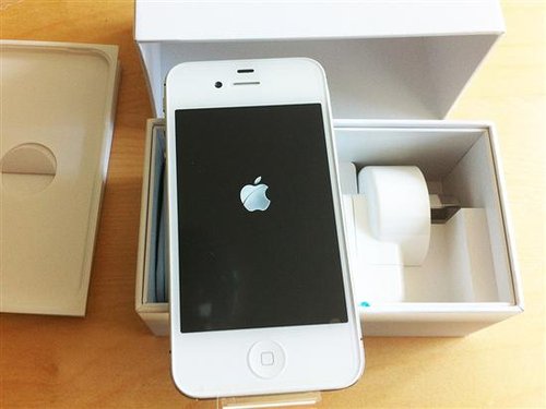 iPhone4S上市 澳大利亚白色版开箱图
