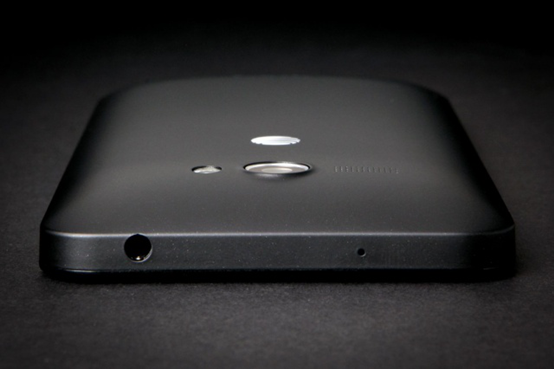 华硕PadFone X Mini：廉价平庸的二合一设备