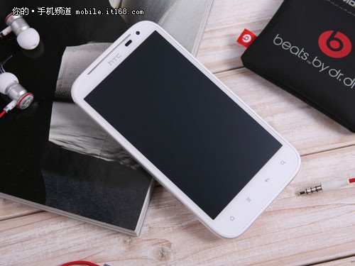 怪兽的白色灵感 HTC sensation XL评测