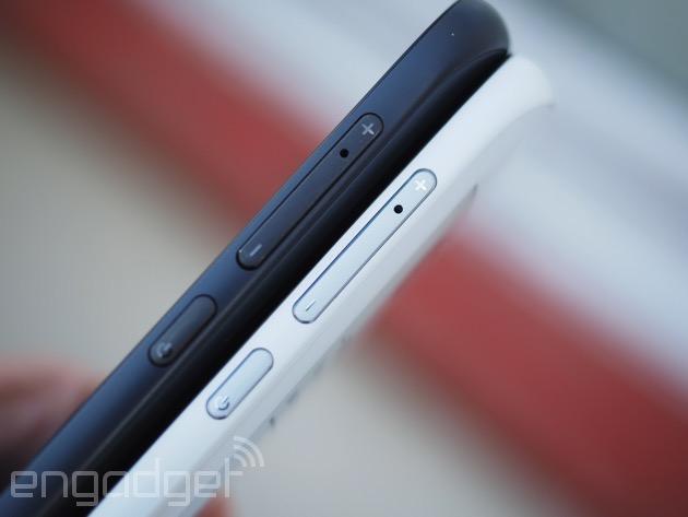 白色版YotaPhone 2上手:电子墨水屏功能增强