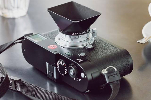 徕卡发布复刻版28mm f/5.6镜头 遮光罩被保留