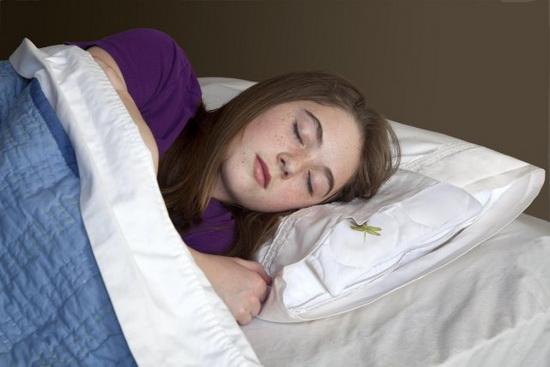 智能枕头问世 用骨传导技术帮你睡个好觉