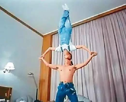 ����ձ��İ���һ����ͣ��������