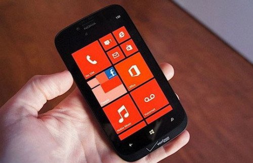 Windows Phone 8新星 诺基亚Lumia 822快评