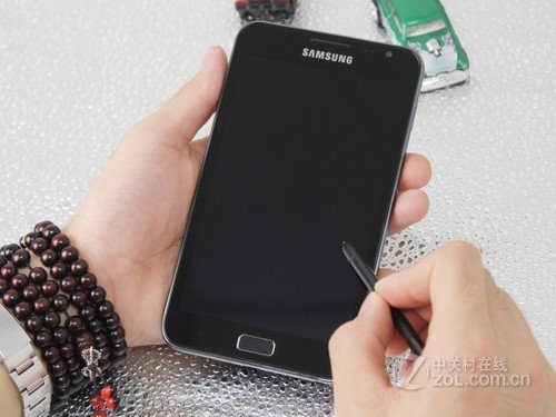 手机中的霸主 三星Note I9220价格4K出头