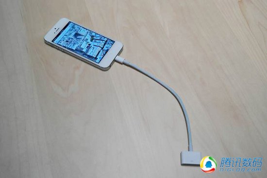 苹果iPhone 5现场体验 轻薄宽屏是亮点