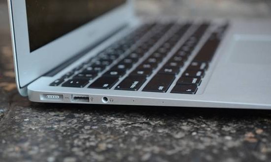 11寸苹果Macbook Air评测 续航可达10小时以上