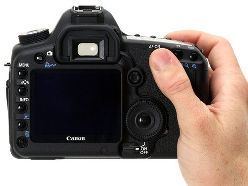 搭配24-70mm镜头 佳能5D2套机售22500元