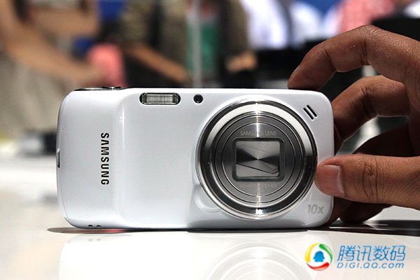 三星手机相机跨界产品GALAXY S4 zoom行货发布