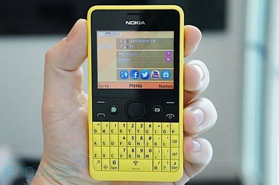 诺基亚Asha 210上手:不支持微信的全键盘社交
