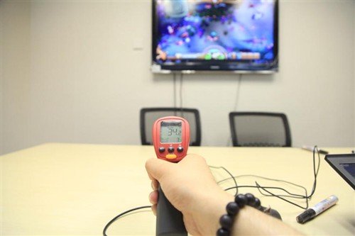 省千元钱 新岸线全球最小双核电视棒