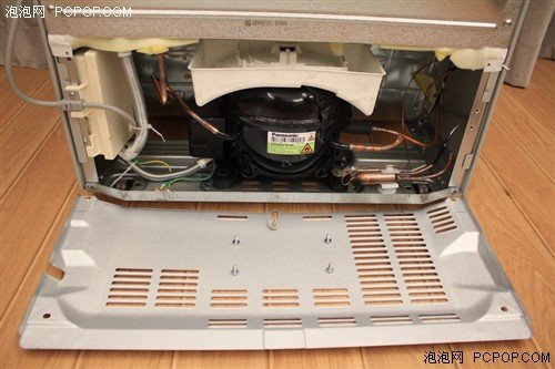 松下全新三门直冷冰箱NR-C25SPD1测评