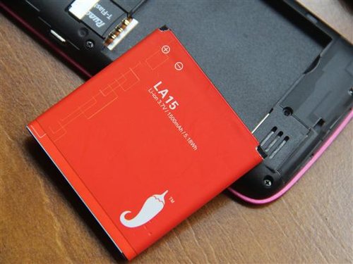 699元全球最低双核机 小辣椒手机图赏