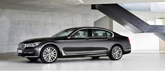 宝马推出2016款新7系轿车 自动泊车可手势控