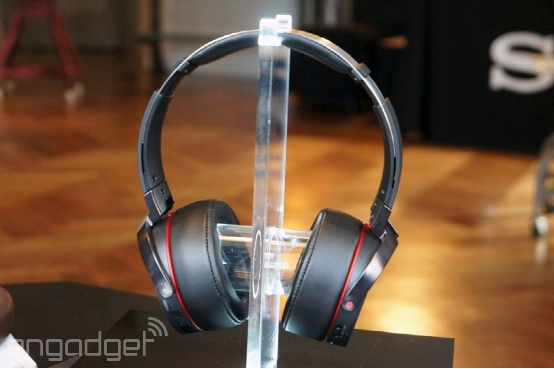 索尼发布新款高端耳机 售价1228元起