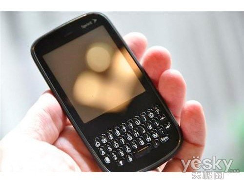 网聊用直板全键盘手机推荐 最低仅699元