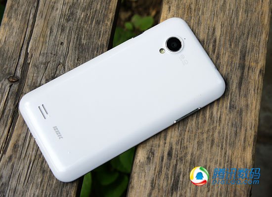 屏幕增大分辨率提升 步步高vivo S9评测