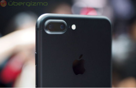 明年iPhone 8将配备3D双摄像头 依然是LG提供
