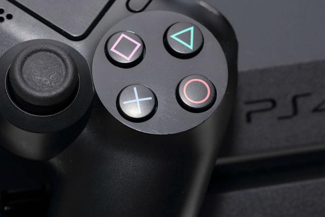 与以往的playstation手柄相比,playstation 4的dualshock 4手柄基本上