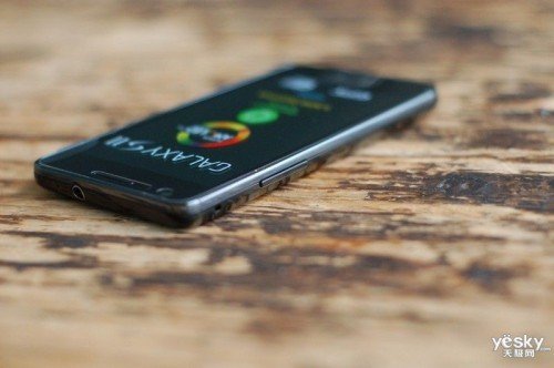 高配置出色产品 三星i9100G行货售价3599元