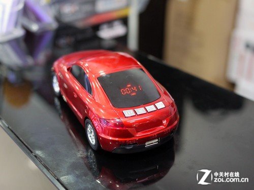 流畅跑车造型 花脸客o-tt便携音响简评