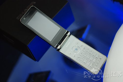 3G网络也翻盖 夏普携联通定制SH801降