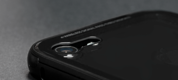 逼格兼具实用 首款为亮黑iPhone 7而生的玻璃壳