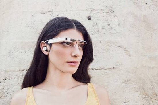 新谷歌眼镜官方图亮相 增加耳机外型变化小