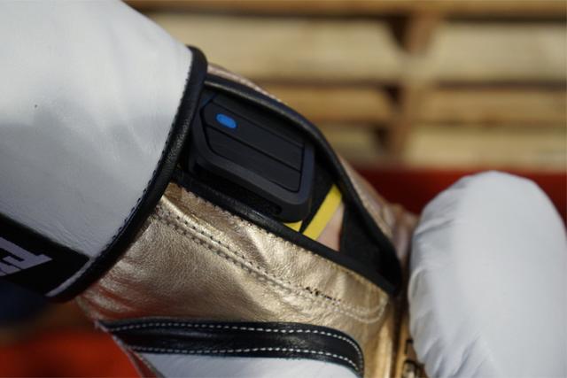 用脸去测泰森的出拳速度？还选这个智能拳套吧